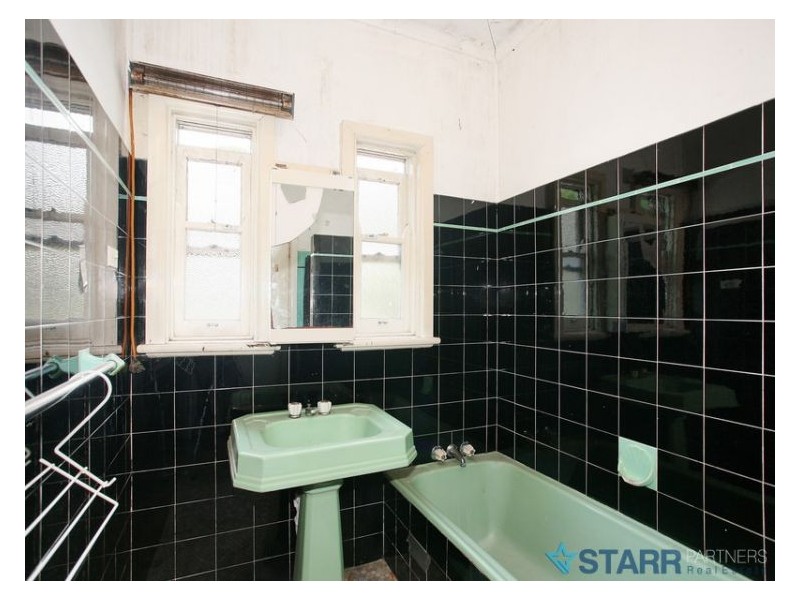 379 Wentworth Avenue, Toongabbie NSW 2146