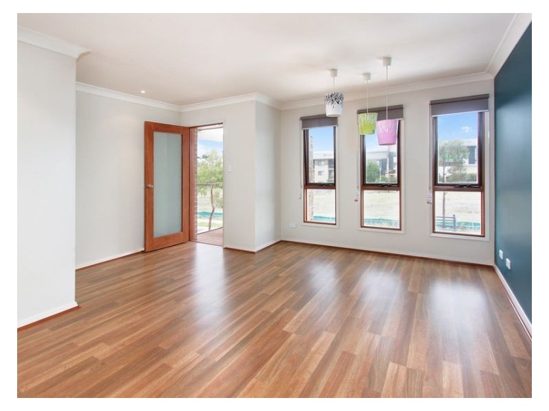 18 Griffins Avenue, Pemulwuy NSW 2145