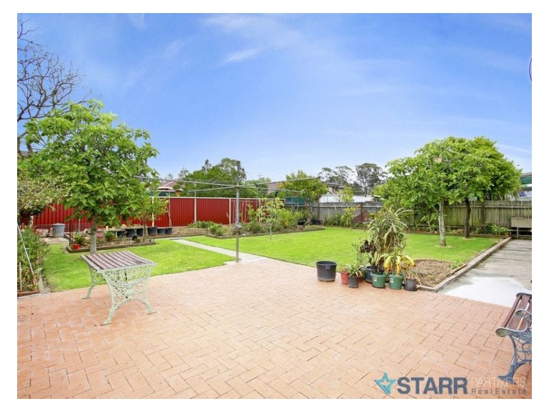 11 Yoogali Street, Merrylands NSW 2160
