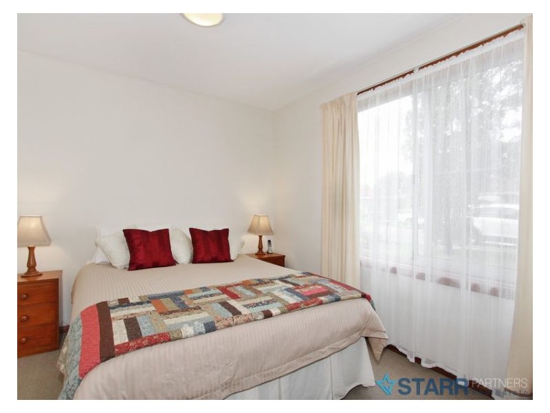 11 Kimberley Crescent, Fairfield West NSW 2165