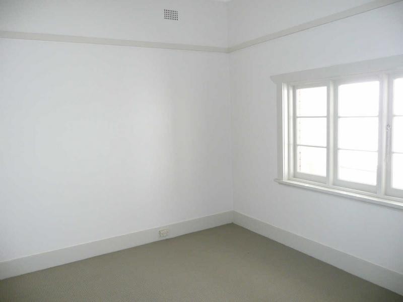 32 LOCKSLEY AVENUE, Merrylands NSW 2160