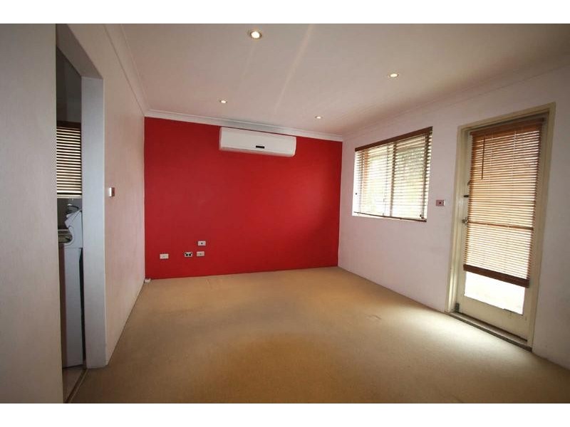 4/25 ADDLESTONE ROAD *SOLD-DTS 16/1/13*, Merrylands NSW 2160