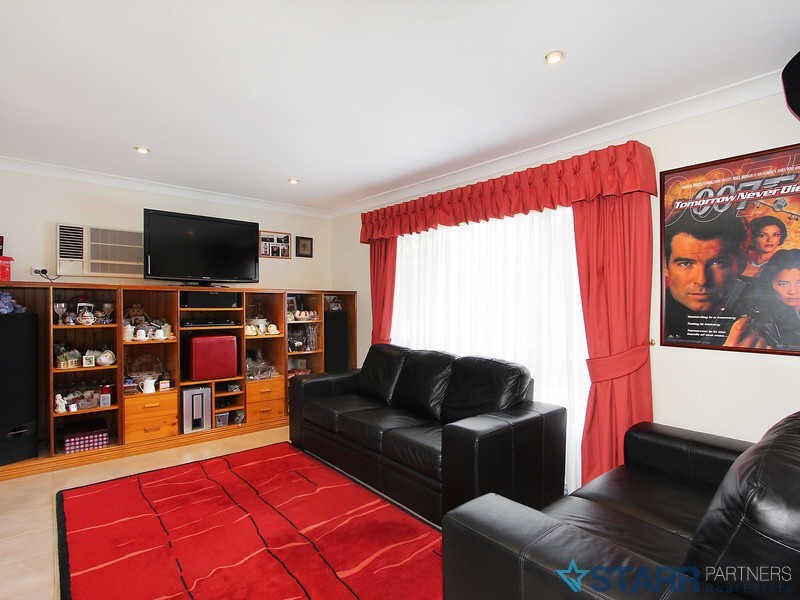 16 LOWANA CRESCENT, Seven Hills NSW 2147