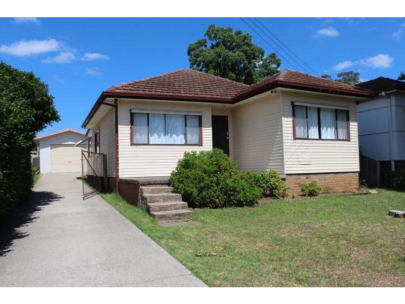 2 CARNATION AVENUE, Old Guildford NSW 2161