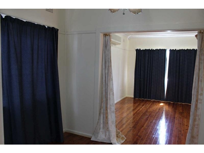 2 CARNATION AVENUE, Old Guildford NSW 2161