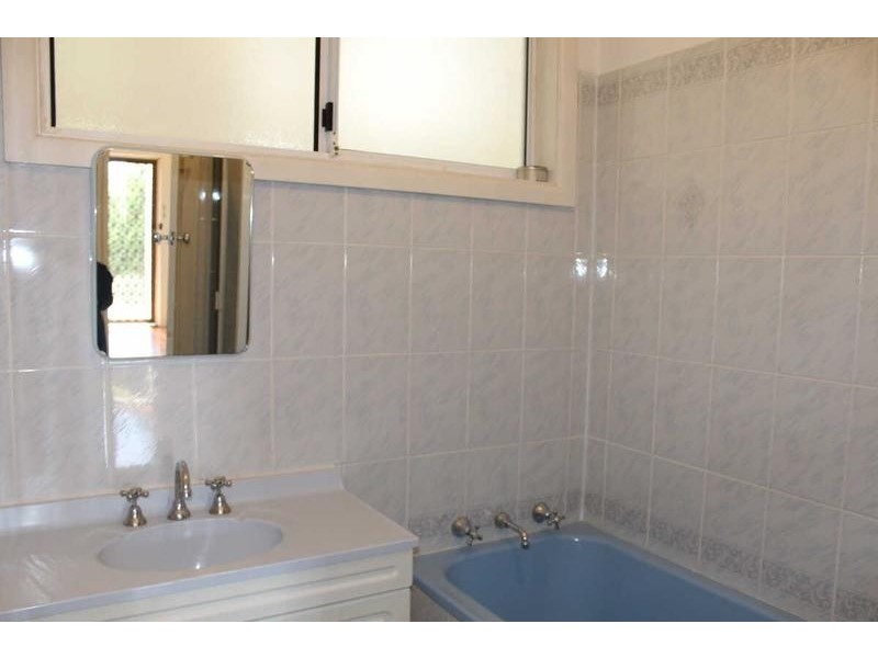 2 CARNATION AVENUE, Old Guildford NSW 2161