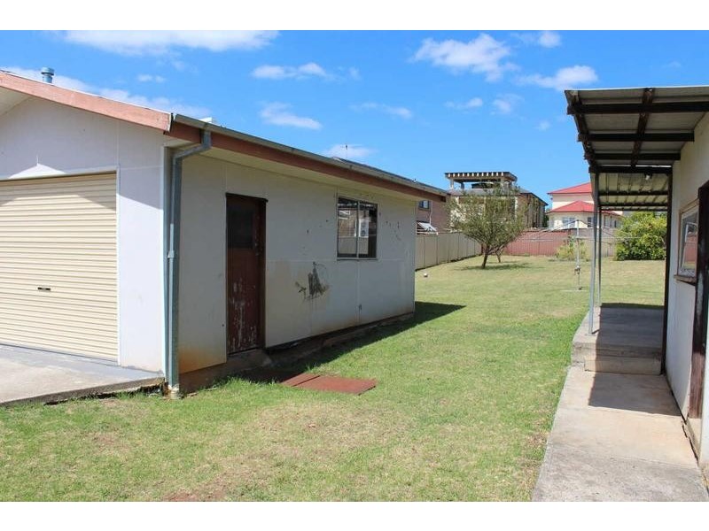 2 CARNATION AVENUE, Old Guildford NSW 2161