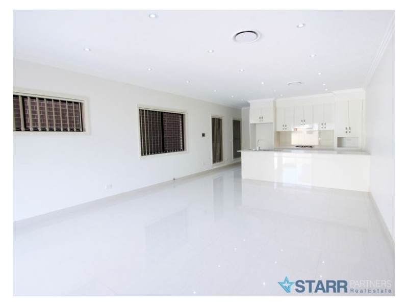 2/40 Kenyons Road, Merrylands NSW 2160