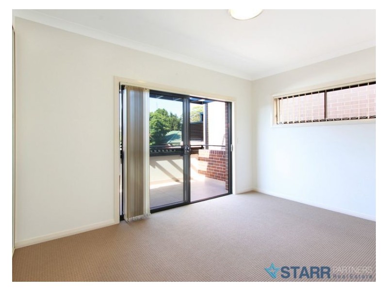 2/40 Kenyons Road, Merrylands NSW 2160