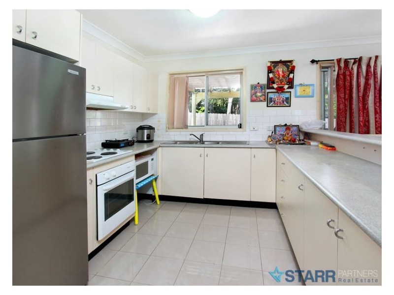 12/37 Binalong Road, Pendle Hill NSW 2145