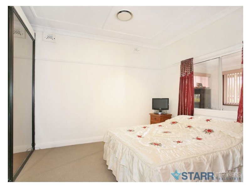 16 Kenyons Road, Merrylands NSW 2160