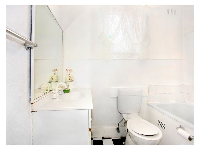 18 Crossland Street, Merrylands NSW 2160