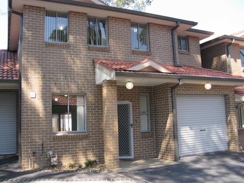 02/51 WARREN ROAD, Woodpark NSW 2164