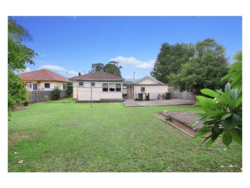 6 Wyreema Street, Merrylands NSW 2160