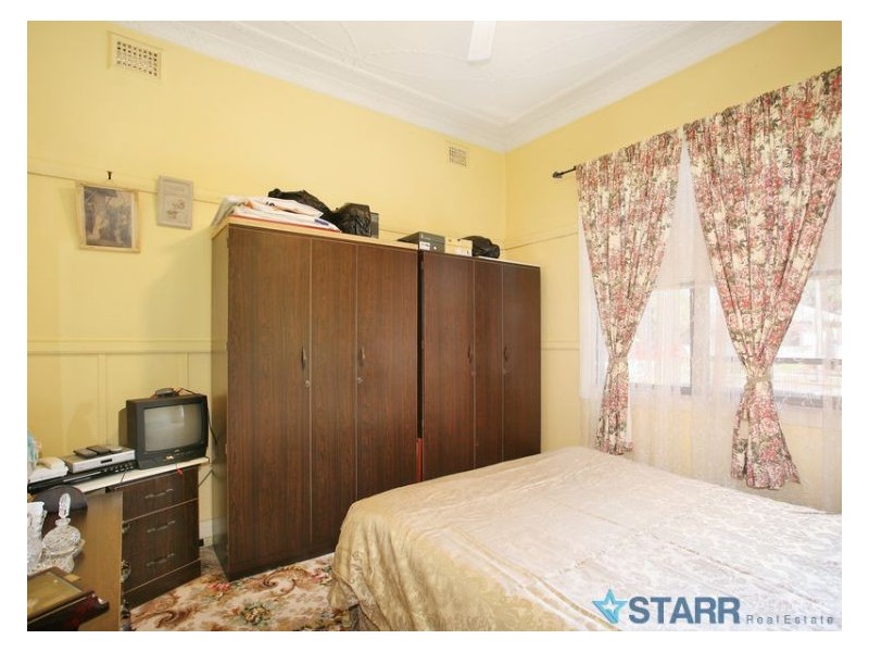 16 Salisbury Road, Guildford NSW 2161