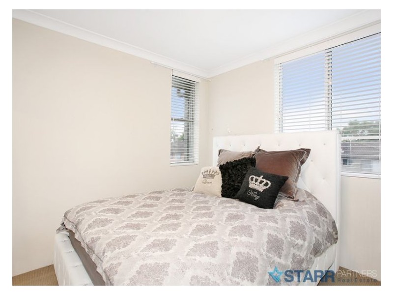 10/18 Oxford Street, Merrylands NSW 2160