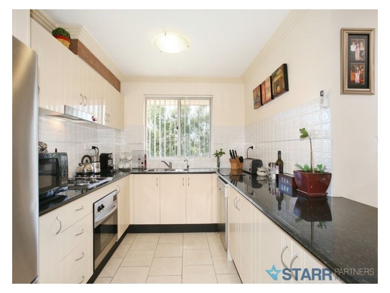 27/2 Conie Avenue, Baulkham Hills NSW 2153