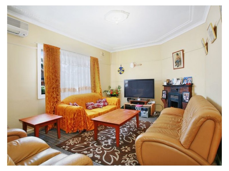 16 Styles Place, Merrylands NSW 2160