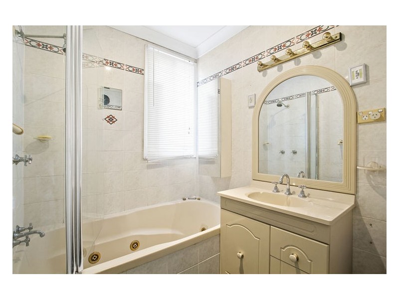 15 Lucerne Avenue, South Wentworthville NSW 2145