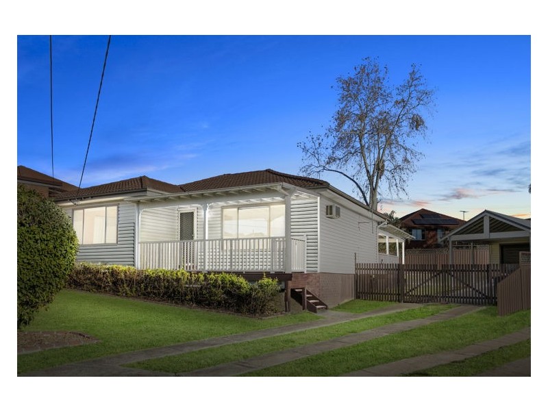 8 Wayne Crescent, Greystanes NSW 2145