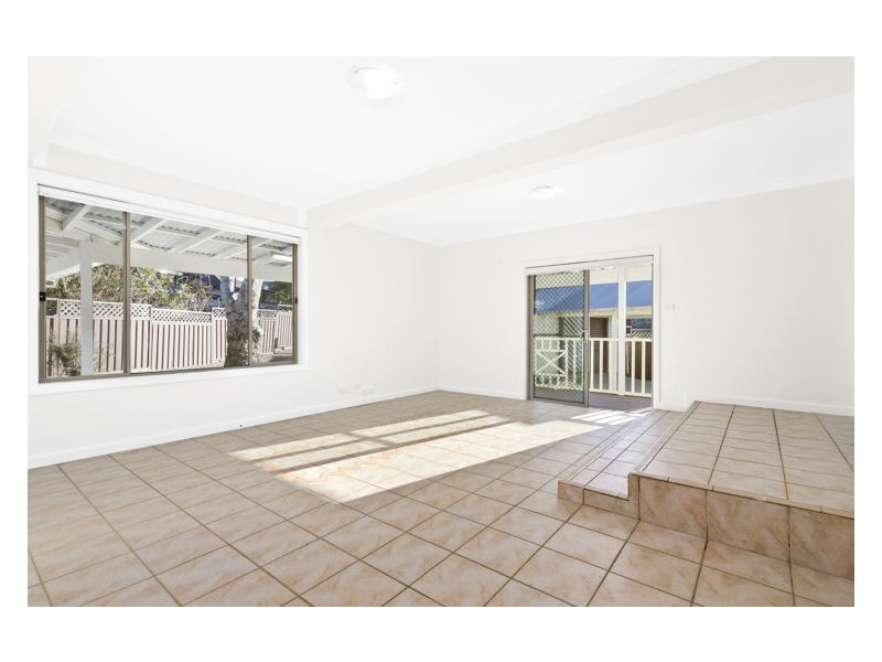 8 Wayne Crescent, Greystanes NSW 2145