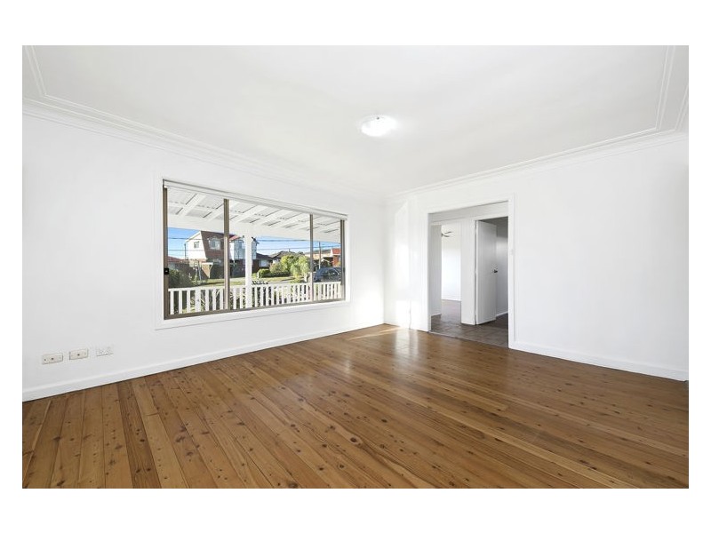 8 Wayne Crescent, Greystanes NSW 2145