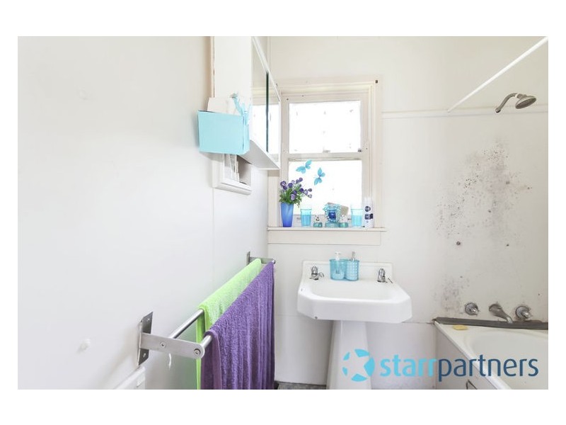 66 Ballandella Road, Toongabbie NSW 2146