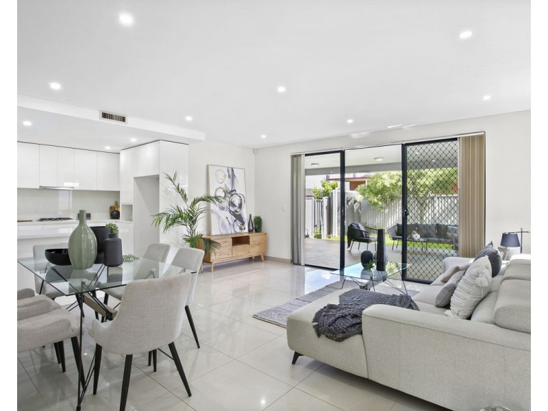 10 Martin Crescent, Merrylands NSW 2160