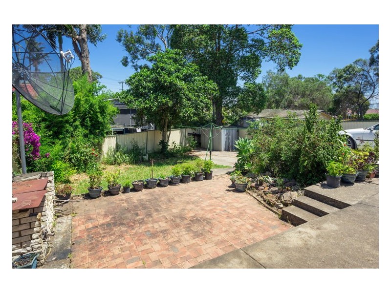 27 Pambula Crescent, Woodpark NSW 2164