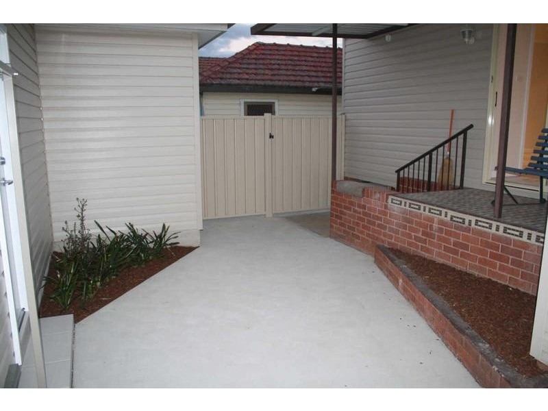 24 AVISFORD STREET, Fairfield NSW 2165