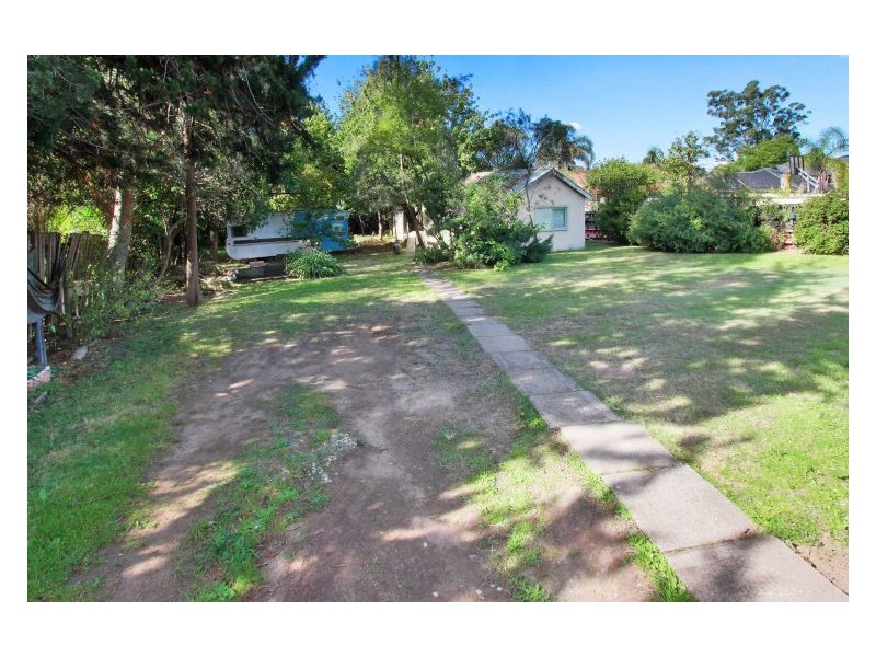 11 Carinya Road, Girraween NSW 2145