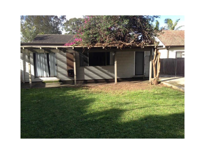 24 PAUL CRESCENT, South Wentworthville NSW 2145