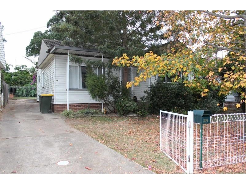 24 PAUL CRESCENT, South Wentworthville NSW 2145