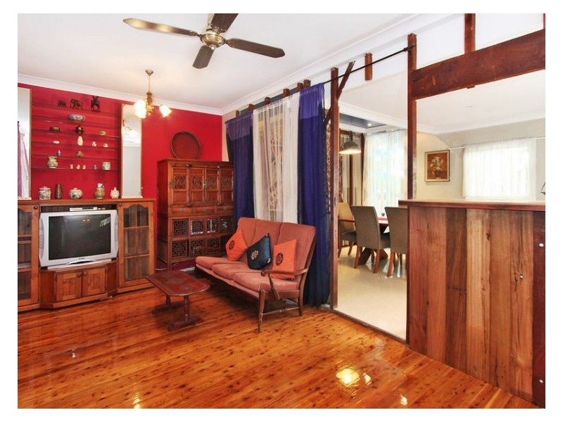 4 Hall Place, Guildford NSW 2161