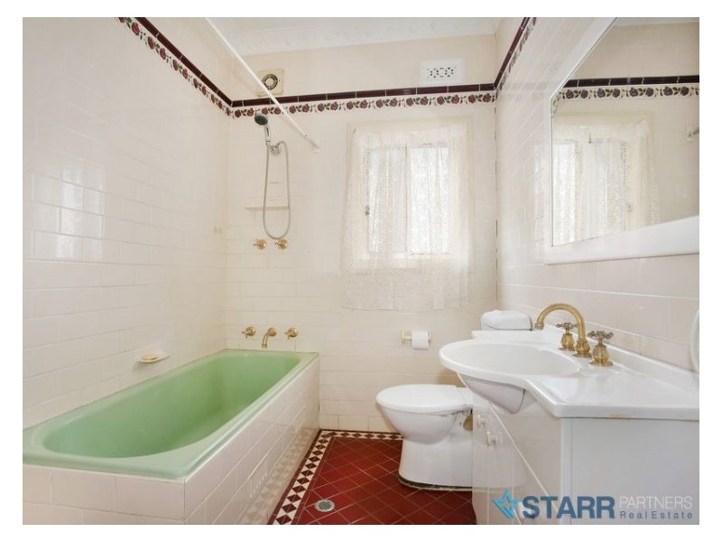 9 Barrett Street, Guildford NSW 2161