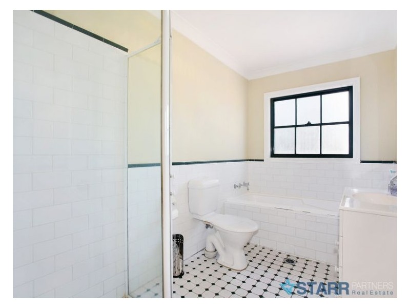 11/3 Budgeree Road, Toongabbie NSW 2146