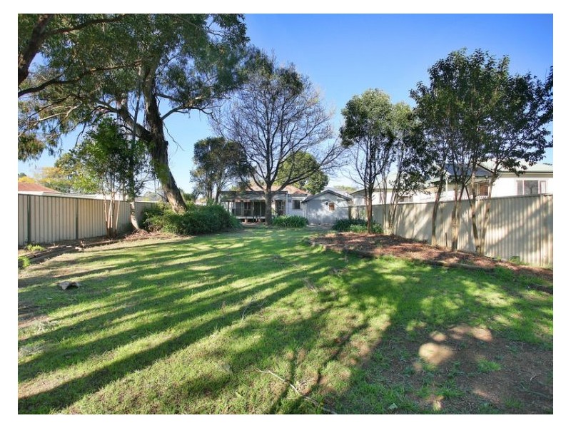 1 Johnstone Street, Guildford NSW 2161