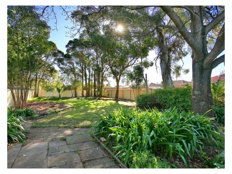 1 Johnstone Street, Guildford NSW 2161