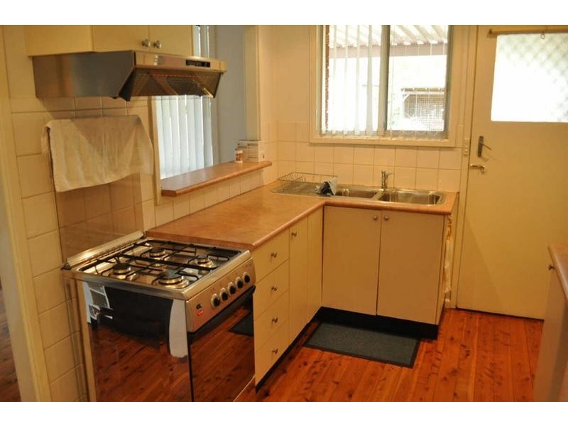 32 SHANNON AVENUE, Merrylands NSW 2160