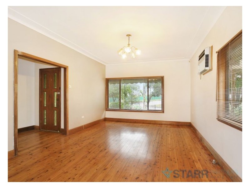 1 Oswald Street, Guildford NSW 2161