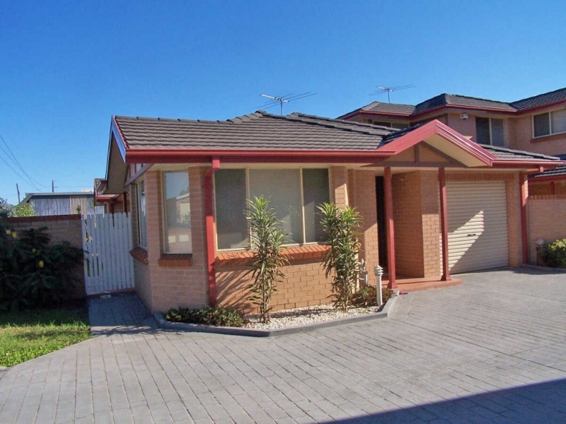 02/33 WARNOCK STREET, Guildford NSW 2161