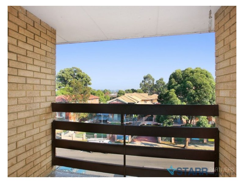8/52 Sheffield Street, Merrylands NSW 2160