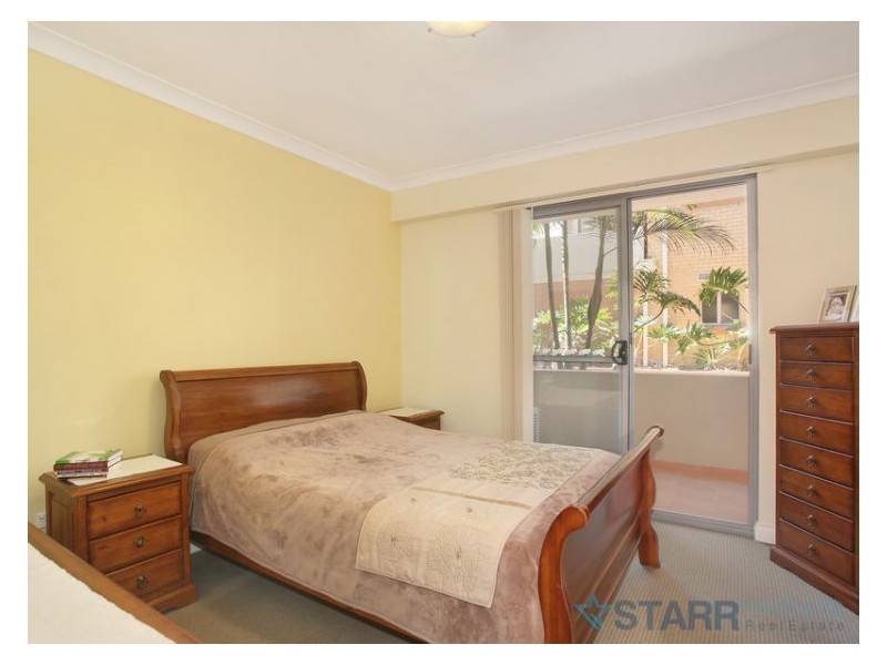 2/22 Parkside Lane, Westmead NSW 2145