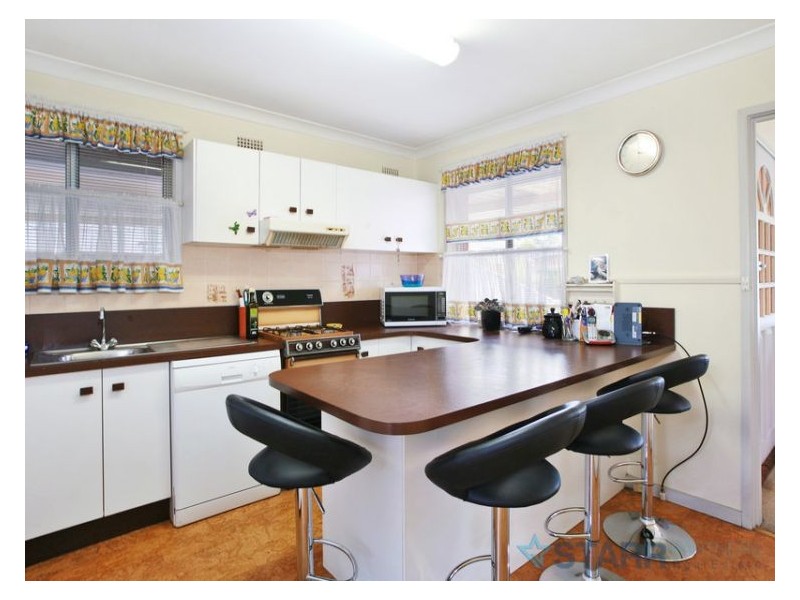 6 Hastings Crescent, Greystanes NSW 2145