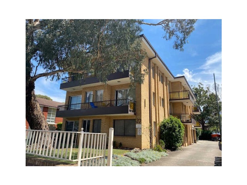 01/37 Calliope Street, Guildford NSW 2161