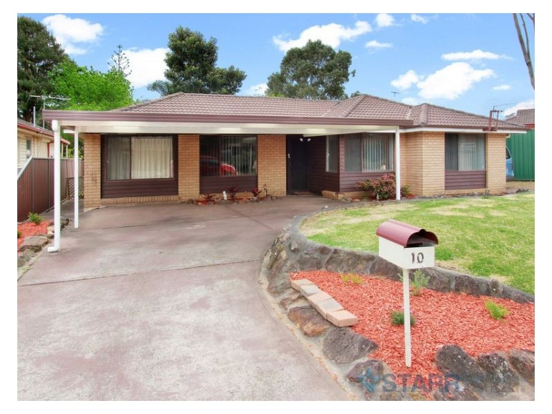 10 Pamela Place, Girraween NSW 2145