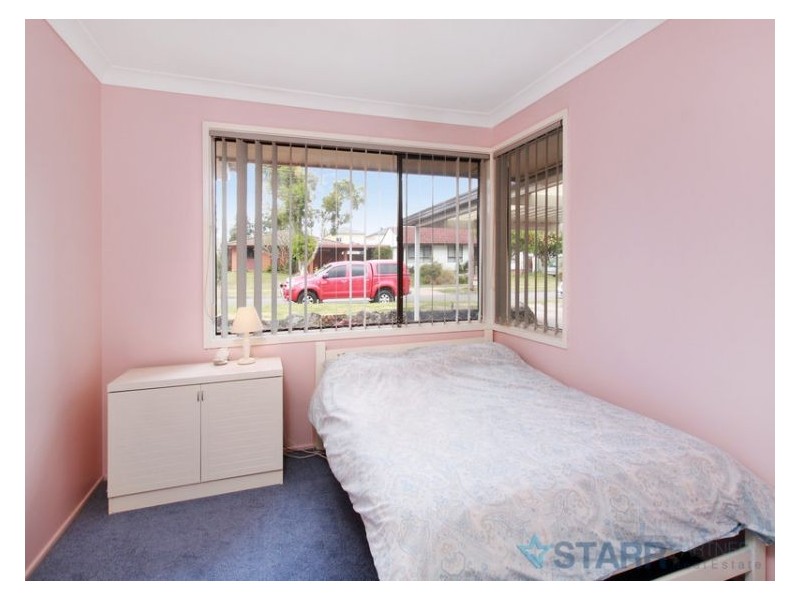 10 Pamela Place, Girraween NSW 2145