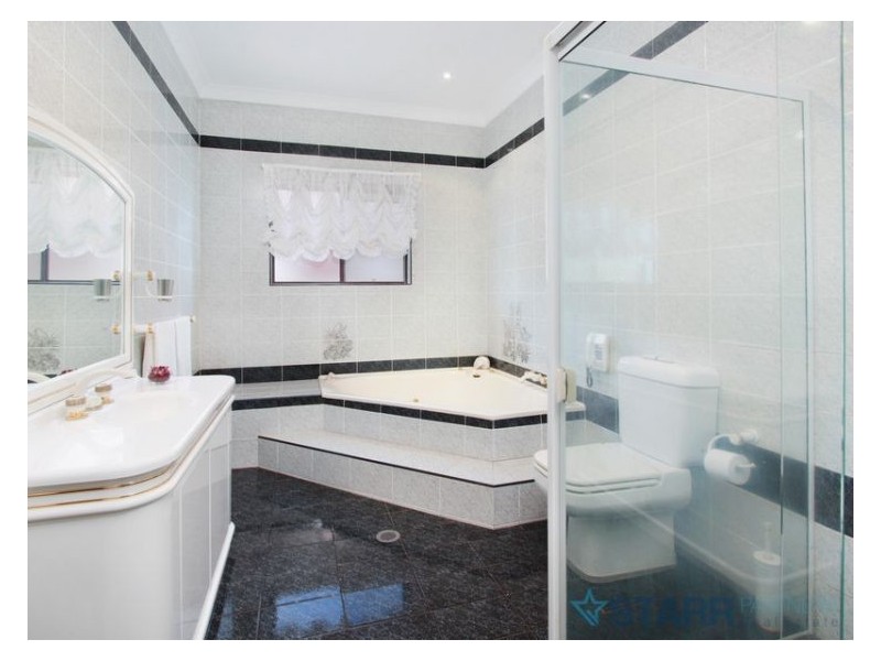 5 Albion Avenue, Merrylands NSW 2160