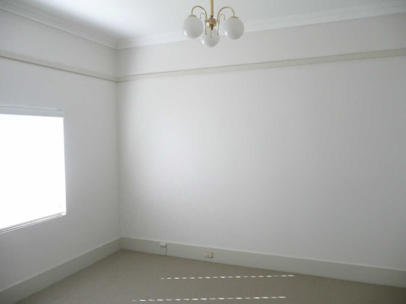 32 LOCKSLEY AVENUE, Merrylands NSW 2160