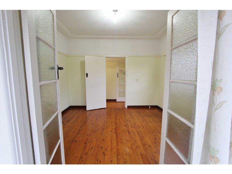 16 ROBILLIARD STREET, Mays Hill NSW 2145